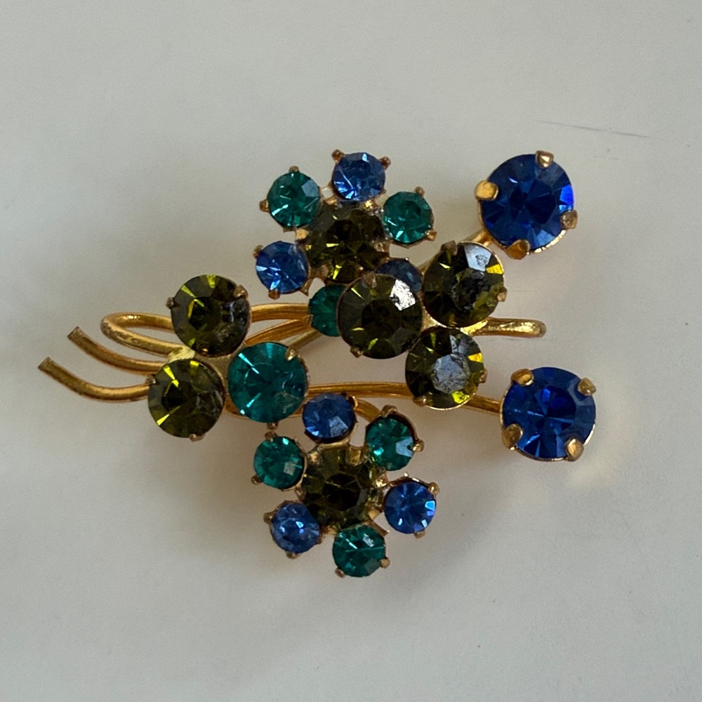 Vintage Sparkling Blue & Green Flower Cluster Brooch - Gold Tone